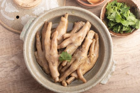 Téléchargez les photos : Chicken Feet Stewed Chinese Chicken Soup - en image libre de droit