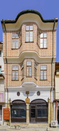 Téléchargez les photos : Veliko Tarnovo, Bulgarie - 23 septembre 2023 : Vue de la Maison du Singe historique, à Veliko Tarnovo, Bulgarie - en image libre de droit
