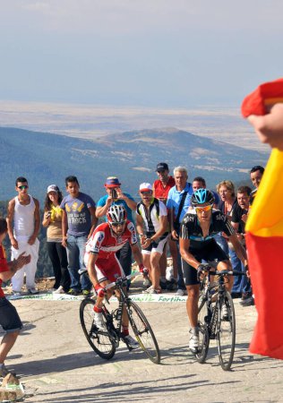 Foto de 08-09-2012 Madrid, España - Una emocionante etapa de La Vuelta Espaa se desarrolla en la icónica Bola del Mundo de Navacerrada - Imagen libre de derechos