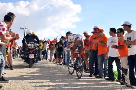 Téléchargez les photos : 08-09-2012 Madrid, Espagne - Une étape palpitante de La Vuelta Espaa se déroule à l'emblématique Bola del Mundo de Navacerrada - en image libre de droit