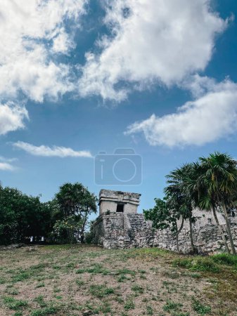 Ruinas Mayas en Tulum en la Zona Arqueológica de Tulum en Quintana Roo, México en la Península de Yucatán. Foto de alta calidad