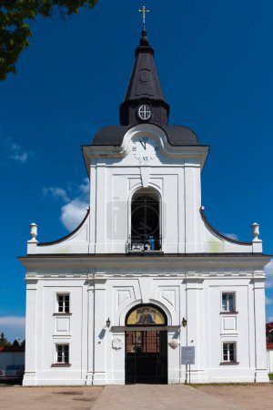 Téléchargez les photos : Un clocher historique à l'église orthodoxe restaurée, Pologne, Podlasie, Suprasl - en image libre de droit