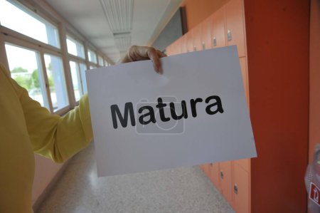 Téléchargez les photos : Matura or maturity test at school, the final exam in school - en image libre de droit