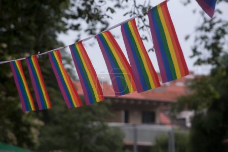 Foto de Para identidades de género el símbolo es la bandera del arco iris - Imagen libre de derechos