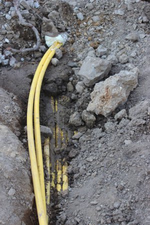 un tuyau d'eau ou un pipeline dans l'industrie de la construction