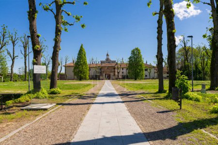 Extérieur du monastère de Certosa di Pavia, complexe historique monumental qui comprend un monastère et un sanctuaire. cour verte et une église., Pavie, Italie.