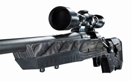 Foto de Magnífica óptica sobre rifle de caza aislado sobre fondo blanco - Imagen libre de derechos