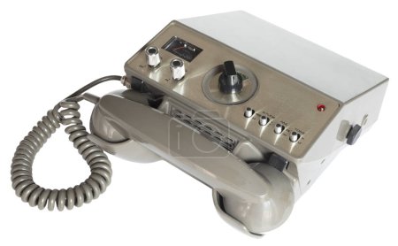 CB radio that has a telephone style handset instead of separate microphone and speaker