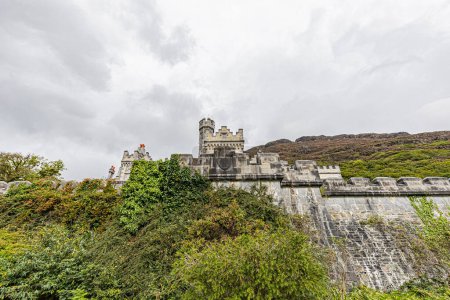 Téléchargez les photos : Abbaye de Kylemore dans le Connemara. Abbaye de Kylemore dans le Connemara. - en image libre de droit