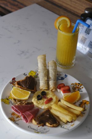 Téléchargez les photos : Petit déjeuner turc riche et délicieux - en image libre de droit