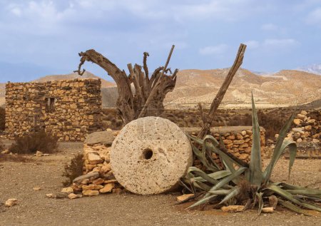 Darstellung einer Stadt aus dem alten Wilden Westen der USA. Verlassenes Filmstudio in der Wüste von Tabernas, Almeria, Spanien.