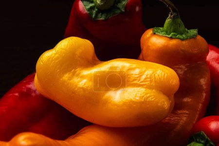 Foto de Cerrar panama pimienta o paraná aji chombo rojo naranja o amarillo - Imagen libre de derechos
