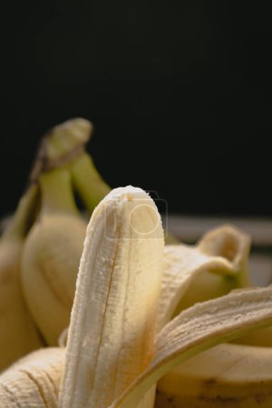 Téléchargez les photos : Une photographie d'un bouquet de bananes - en image libre de droit