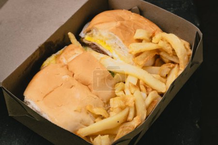 Téléchargez les photos : Savoureux Cordoba Delight : Sandwichs Lomito salés - en image libre de droit