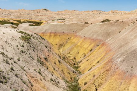 Téléchargez les photos : Rochers jaunâtres près de Yellow Mounds Surplombant le parc national Badlands, Dakota du Sud, États-Unis - en image libre de droit