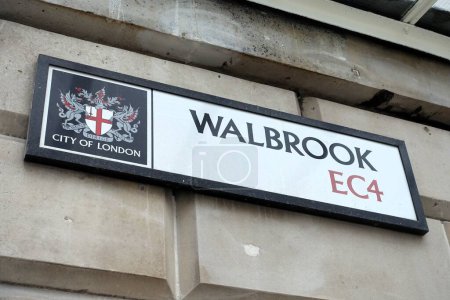 Foto de Firma de la ciudad de Londres para Walbrook, EC4. Walbrook es un barrio de la ciudad y la calle que lleva el nombre del río Walbrook. - Imagen libre de derechos