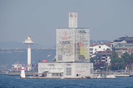 Photo for ISTANBUL, TURKIYE - AUGUST 27, 2022: Maidens Tower is being restored - Royalty Free Image