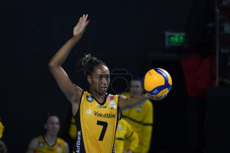 Photo for ISTANBUL, TURKEY - MAY 06, 2022: Chiaka Ogbogu serves during Fenerbahce Opet vs Vakifbank Turkish Sultans League Playoff Final match in Burhan Felek Sport Hall - Royalty Free Image