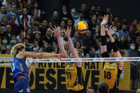 Photo for ISTANBUL, TURKEY - MAY 03, 2022: Isabelle Haak and Zehra Gunes in action during Vakifbank vs Fenerbahce Opet Turkish Sultans League Playoff Final match in Vakifbank Sport Hall - Royalty Free Image