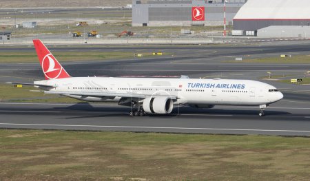 Photo for ISTANBUL, TURKIYE - SEPTEMBER 17, 2022: Turkish Airlines Boeing 777-3F2ER (40710) landing to Istanbul International Airport - Royalty Free Image