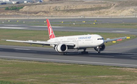 Photo for ISTANBUL, TURKIYE - SEPTEMBER 17, 2022: Turkish Airlines Boeing 777-3F2ER (40710) landing to Istanbul International Airport - Royalty Free Image