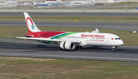 Photo for ISTANBUL, TURKIYE - SEPTEMBER 17, 2022: Royal Air Maroc Boeing 787-9 (64625) landing to Istanbul International Airport - Royalty Free Image