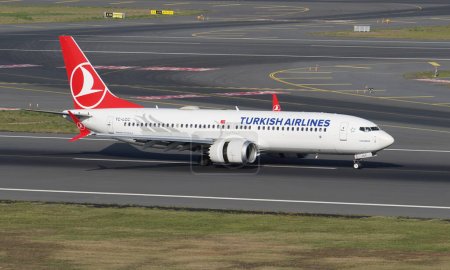 Photo for ISTANBUL, TURKIYE - SEPTEMBER 17, 2022: Turkish Airlines Boeing 737-8MAX (60034) landing to Istanbul International Airport - Royalty Free Image
