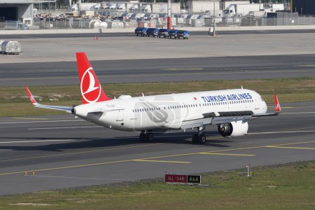 Photo for ISTANBUL, TURKIYE - SEPTEMBER 17, 2022: Turkish Airlines Airbus A321-271N (8155) landing to Istanbul International Airport - Royalty Free Image