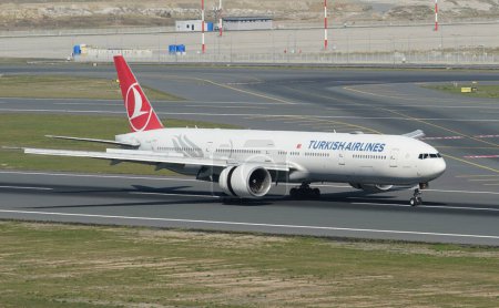 Photo for ISTANBUL, TURKIYE - OCTOBER 01, 2022: Turkish Airlines Boeing 777-3F2ER (40793) landing to Istanbul International Airport - Royalty Free Image