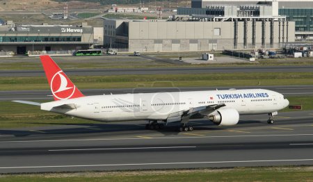 Photo for ISTANBUL, TURKIYE - OCTOBER 01, 2022: Turkish Airlines Boeing 777-3F2ER (40709) landing to Istanbul International Airport - Royalty Free Image