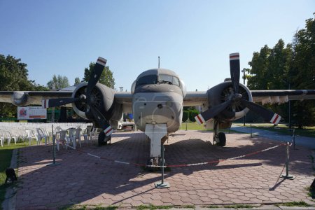Téléchargez les photos : ESKISEHIR, TURQUIE - 17 SEPTEMBRE 2023 : Le traceur S-2 Grumman de la Garde côtière turque exposé au Vecihi Hurkus Aviation Park - en image libre de droit