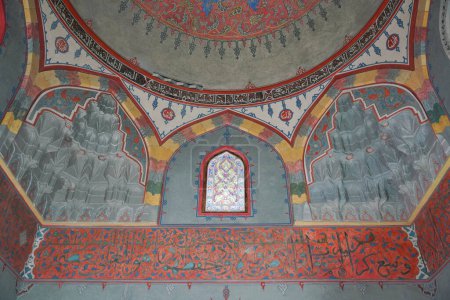 Téléchargez les photos : BURSA, TURQUIE - 01 juillet 2023 : Tombeau ottoman à Muradiye, ville de Bursa - en image libre de droit