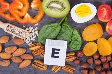 Téléchargez les photos : Nutritious food containing natural vitamin E and other minerals. Healthy eating - en image libre de droit