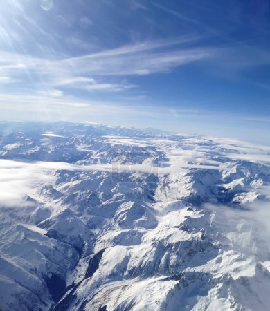 Téléchargez les photos : Les Alpes vues depuis un vol - en image libre de droit