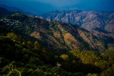 Belles montagnes vertes et les vallées de Lansdowne dans le district de Garhwal, Uttarakhand. Lansdown Beautiful Hills. La beauté de la nature sur les collines de l'Uttrakhand.