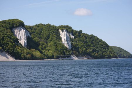 Téléchargez les photos : Die Kreidefelsen der Insel Rgen mit dem bekannten Knigsstuhl - en image libre de droit