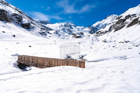 Blick aus nächster Nähe auf den Morteratschgletscher im Winter, Engadin, Schweiz.