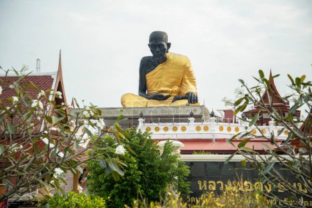 Foto de A Buddha at the Wat Bang Kapom in the Town of Amphawa in the Province of Samut Songkhram in Thailand,  Thailand, Amphawa, November, - Imagen libre de derechos