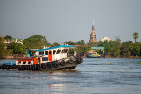 Téléchargez les photos : The Chao Phraya River in the City Ayutthaya in the Province of Ayutthaya in Thailand,  Thailand, Ayutthaya, November, 2022 - en image libre de droit
