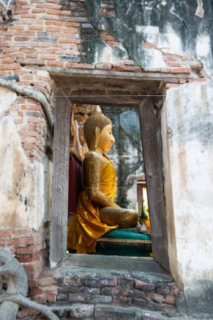 Photo for The Wat Sang Kratai in the City of Ang Thong in the Province of Ang Thong in Thailand,  Thailand, Ang Thong, November, 2022 - Royalty Free Image