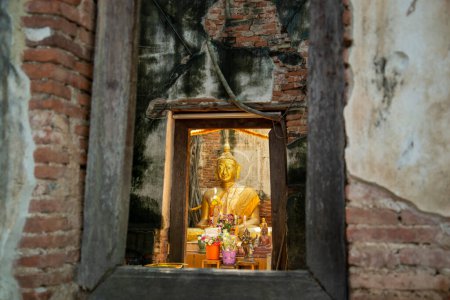 Foto de The Wat Sang Kratai in the City of Ang Thong in the Province of Ang Thong in Thailand,  Thailand, Ang Thong, November, 2022 - Imagen libre de derechos