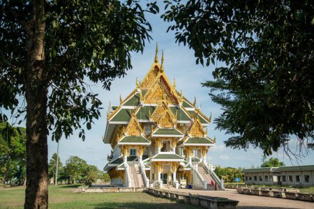 Téléchargez les photos : The Wat Khun Inthapramun near the City of Ang Thong in the Province of Ang Thong in Thailand,  Thailand, Ang Thong, November, 2022 - en image libre de droit