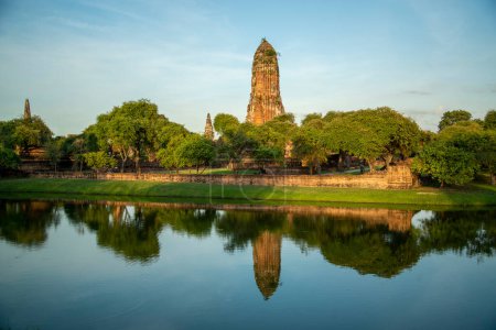 Téléchargez les photos : A Stupa of the Wat Phra Ram in the City Ayutthaya in the Province of Ayutthaya in Thailand,  Thailand, Ayutthaya, November, 2022 - en image libre de droit