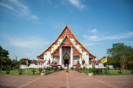 Téléchargez les photos : The Wat Viharn Phra Mongkhon Bophit Temple in the City Ayutthaya in the Province of Ayutthaya in Thailand,  Thailand, Ayutthaya, November, 2022 - en image libre de droit