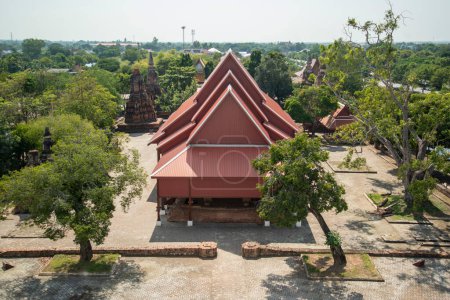 Foto de The Wat Phu Khao Thong in the City Ayutthaya in the Province of Ayutthaya in Thailand,  Thailand, Ayutthaya, November, 2022 - Imagen libre de derechos