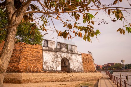 Téléchargez les photos : The Fort Phet Fortress or Diamond Fortress in the City Ayutthaya in the Province of Ayutthaya in Thailand,  Thailand, Ayutthaya, November, 2022 - en image libre de droit