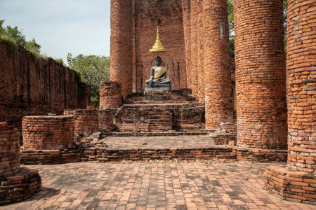 Téléchargez les photos : The Temple Ruins of the Royel Viharn at the Wat Thammikarat the City Ayutthaya in the Province of Ayutthaya in Thailand,  Thailand, Ayutthaya, November, 2022 - en image libre de droit