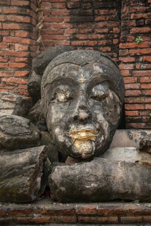 Photo for The Temple Ruins of Wat Worachet in the City Ayutthaya in the Province of Ayutthaya in Thailand,  Thailand, Ayutthaya, November, 2022 - Royalty Free Image