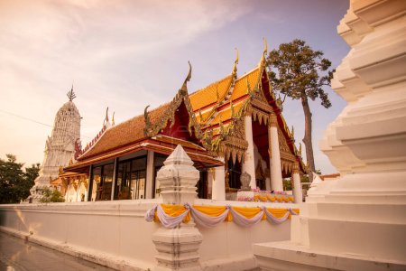 Foto de The Wat Kasattrathirat Worawihan in the City Ayutthaya in the Province of Ayutthaya in Thailand,  Thailand, Ayutthaya, November, 2022 - Imagen libre de derechos