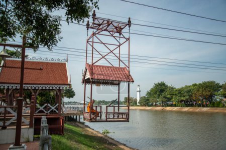 Téléchargez les photos : The Cable car at the Monastery, Church and Wat Niwet Thammaprawat Ratchaworawihan at the Royal Palace in the Town of Ban Pa In south of the City Ayutthaya in the Province of Ayutthaya in Thailand,  Thailand, Ayutthaya, November, 2022 - en image libre de droit